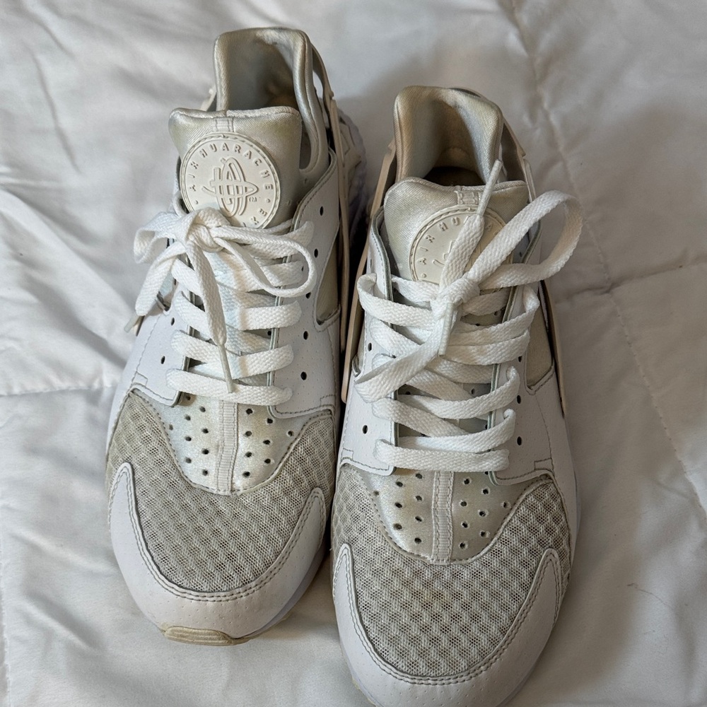 Nike Air Huarache Triple White Men’s Size 10.5 Running Sneakers